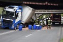 LKW blieb unter Bruecke haengen Koeln Ehrenfeld Innere Kanalstr Hornstr P028